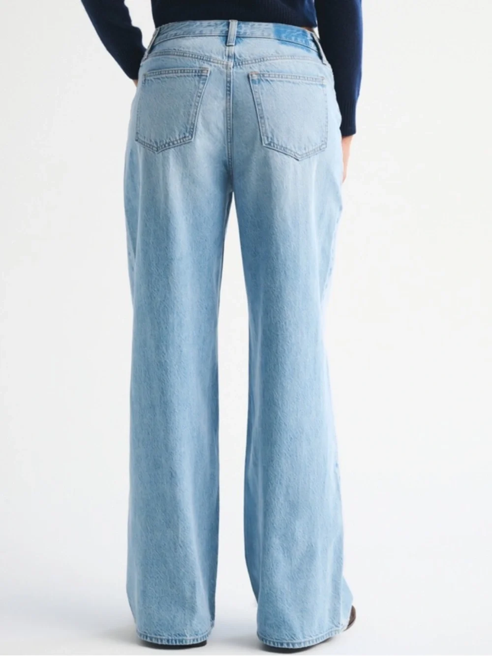 A&F Curve Love High Rise Wide Leg Fish Embroidery Jeans - Picture 8 of 13